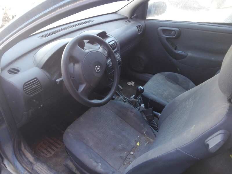 opel corsa c del año 2004