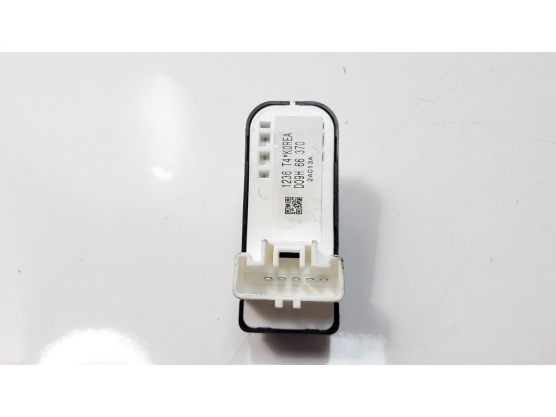 Recambio de mando elevalunas delantero derecho para mazda 2 lim. () 1.5 16v cat referencia OEM IAM D09H66370  