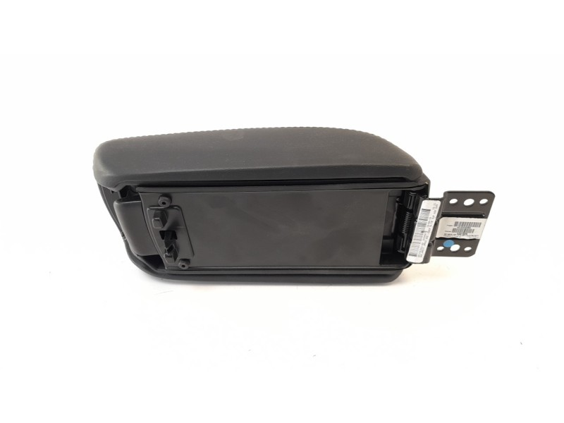 Recambio de apoyabrazos central para jeep compass ii 1.4 m-air cat referencia OEM IAM 2031563XW1  