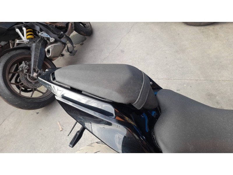 Recambio de asiento trasero para kawasaki ninja 400 referencia OEM IAM 53066061312Y  