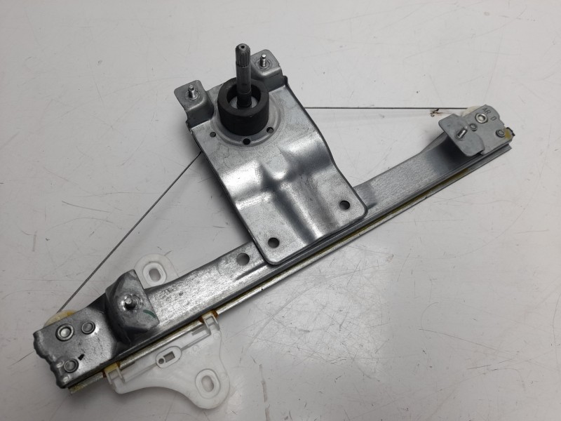 Recambio de elevalunas trasero derecho para renault clio iv technofeel referencia OEM IAM 827003722R  