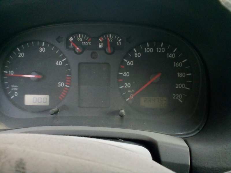 volkswagen golf iv berlina (1j1) del año 2000