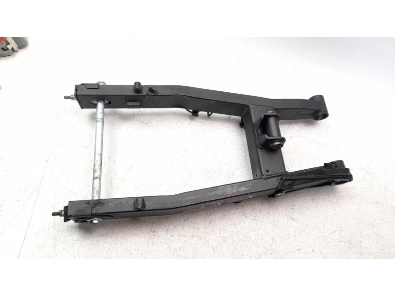 Recambio de basculante para kawasaki ninja 400 referencia OEM IAM 33001068118R  