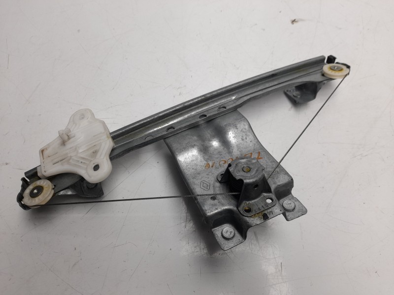 Recambio de elevalunas trasero derecho para renault clio iv technofeel referencia OEM IAM 827003722R  