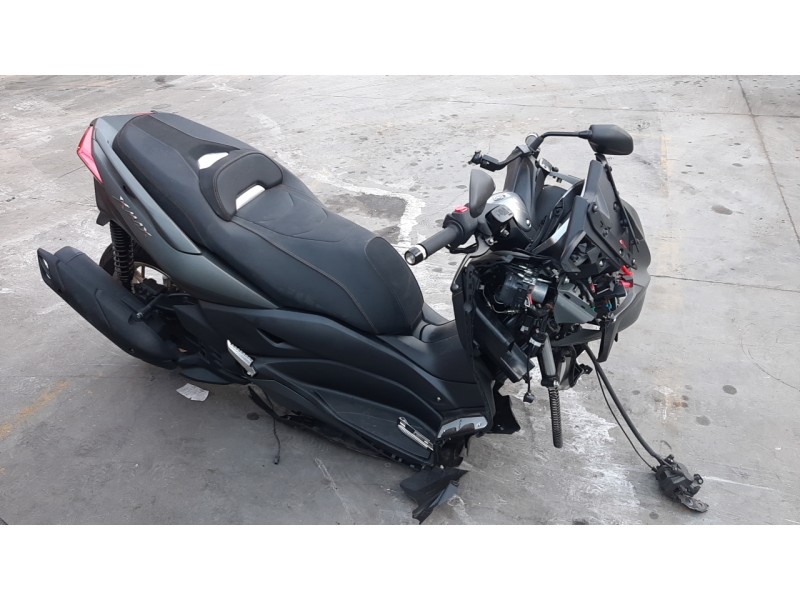 yamaha x-max 125 del año 2021