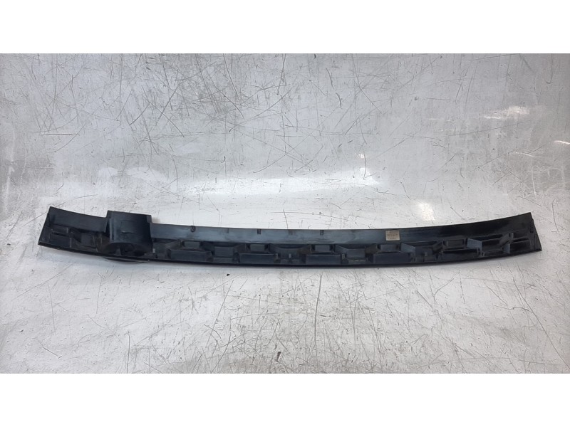 Recambio de rejilla delantera para land rover discovery sport pure referencia OEM IAM FK728A100CAW  