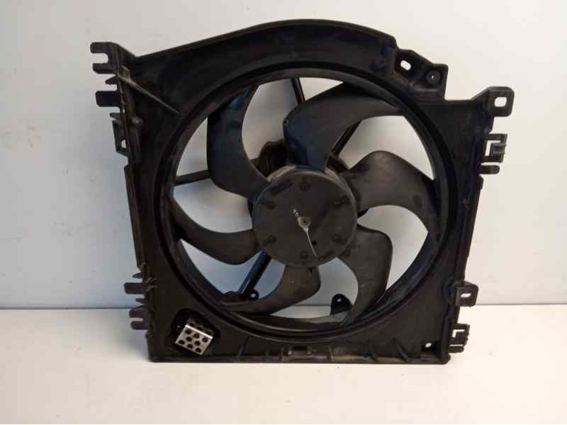 Recambio de electroventilador para renault clio iii confort expression referencia OEM IAM 8200525991 47371 