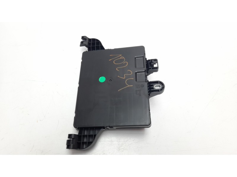 Recambio de caja reles / fusibles para opel insignia berlina excellence referencia OEM IAM 22737764 544949969 