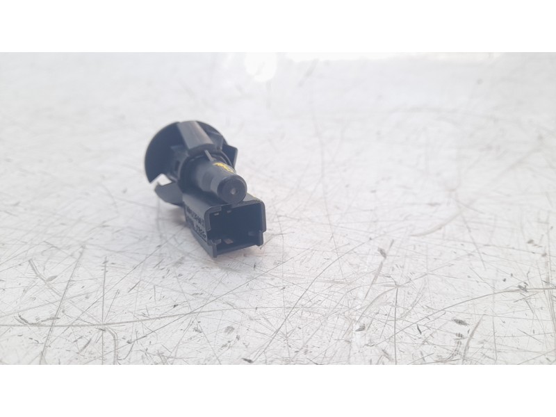 Recambio de interruptor para dacia sandero stepway referencia OEM IAM 7700427640B  