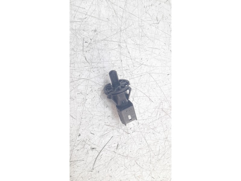 Recambio de interruptor para dacia sandero stepway referencia OEM IAM 7700427640B  