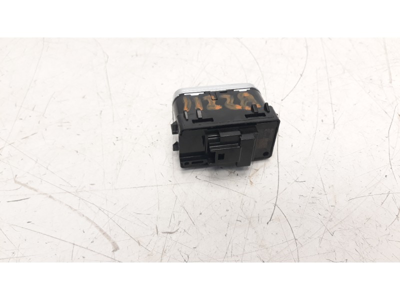 Recambio de mando elevalunas delantero derecho para mercedes-benz clase glb (bm 247) 1.3 cat referencia OEM IAM 1679050201  