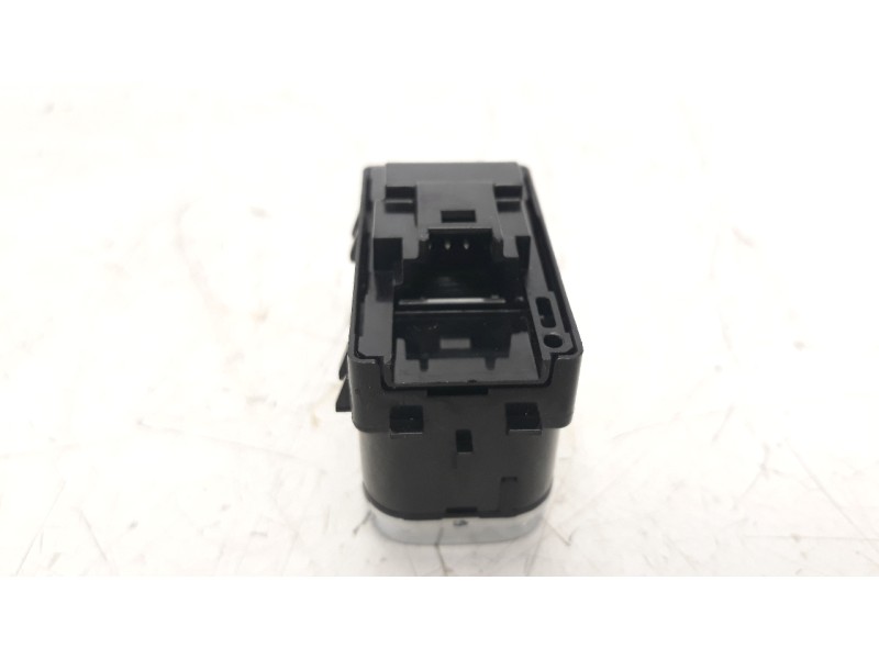 Recambio de mando elevalunas delantero derecho para mercedes-benz clase glb (bm 247) 1.3 cat referencia OEM IAM 1679050201  