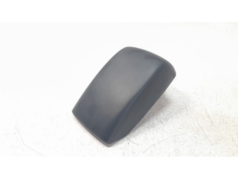 Recambio de apoyabrazos central para mazda cx-3 2.0 cat referencia OEM IAM DH4C64450A02  