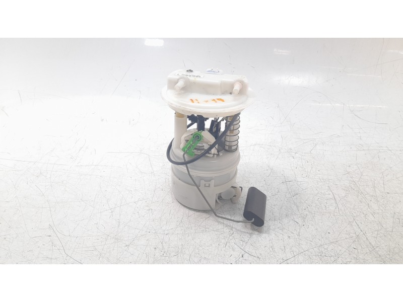 Recambio de bomba combustible para dacia sandero stepway referencia OEM IAM 172021904R 0974752990003 