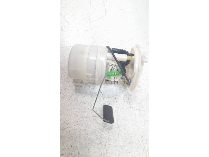 Recambio de bomba combustible para dacia sandero stepway referencia OEM IAM 172021904R 0974752990003 