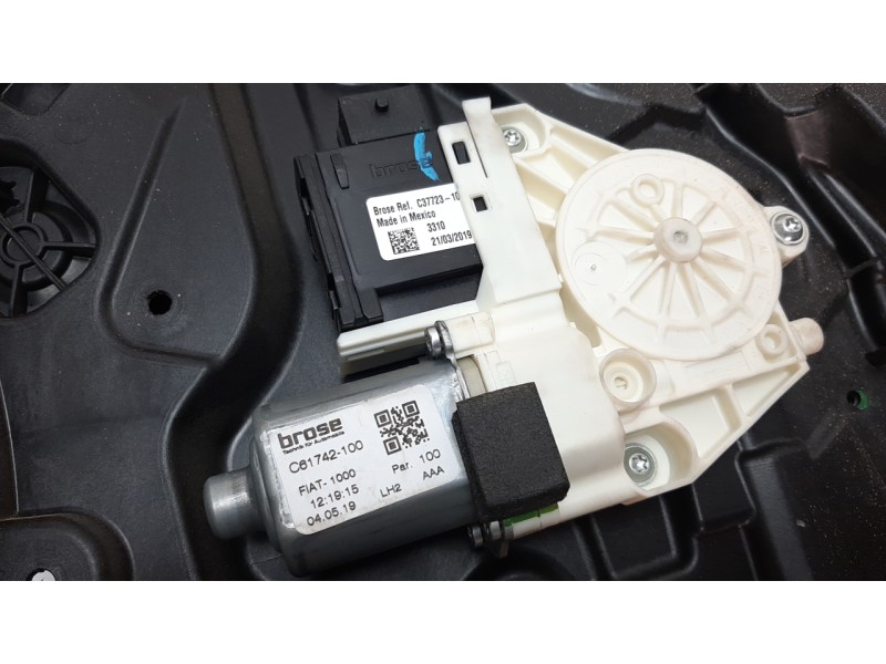 Recambio de elevalunas delantero izquierdo para jeep compass ii 1.4 m-air cat referencia OEM IAM 68242679AF  
