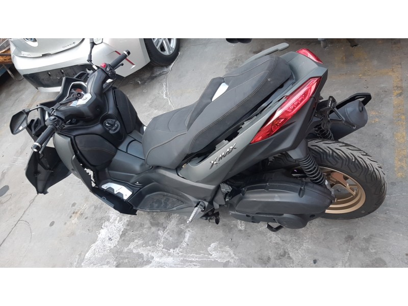 yamaha x-max 125 del año 2021