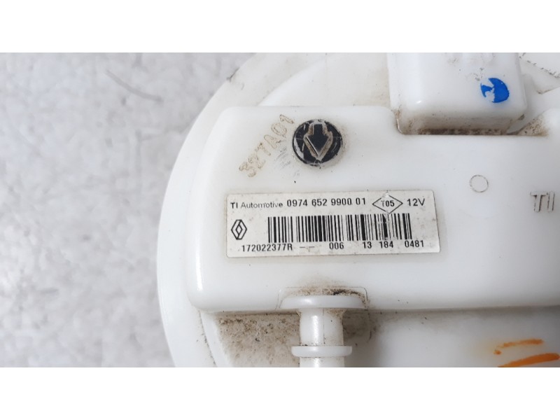Recambio de bomba combustible para dacia sandero basis referencia OEM IAM 172022377R  