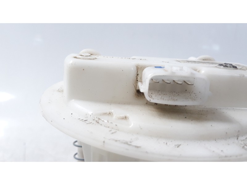 Recambio de bomba combustible para dacia sandero basis referencia OEM IAM 172022377R  