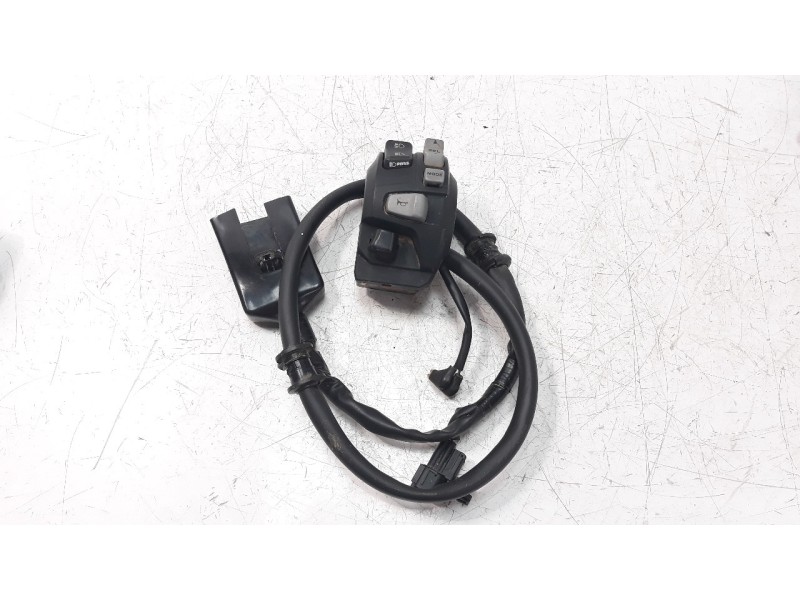 Recambio de piña luces izquierda para honda nc 750 nc 750 x referencia OEM IAM 35200MKWD01  