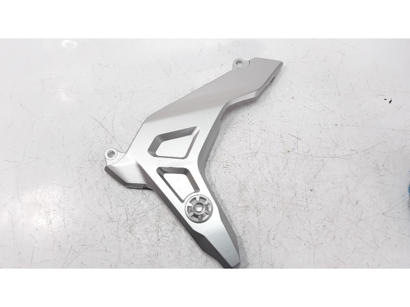 Recambio de moldura para honda nc 750 nc 750 x referencia OEM IAM 83531MKWD00ZA  