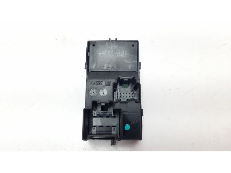 Recambio de mando elevalunas delantero derecho para opel insignia berlina excellence referencia OEM IAM 22915102  