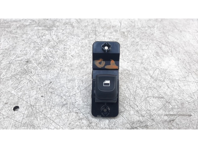 Recambio de mando elevalunas trasero derecho para kia rio (yb) 1.2 cat referencia OEM IAM 93590H8000  