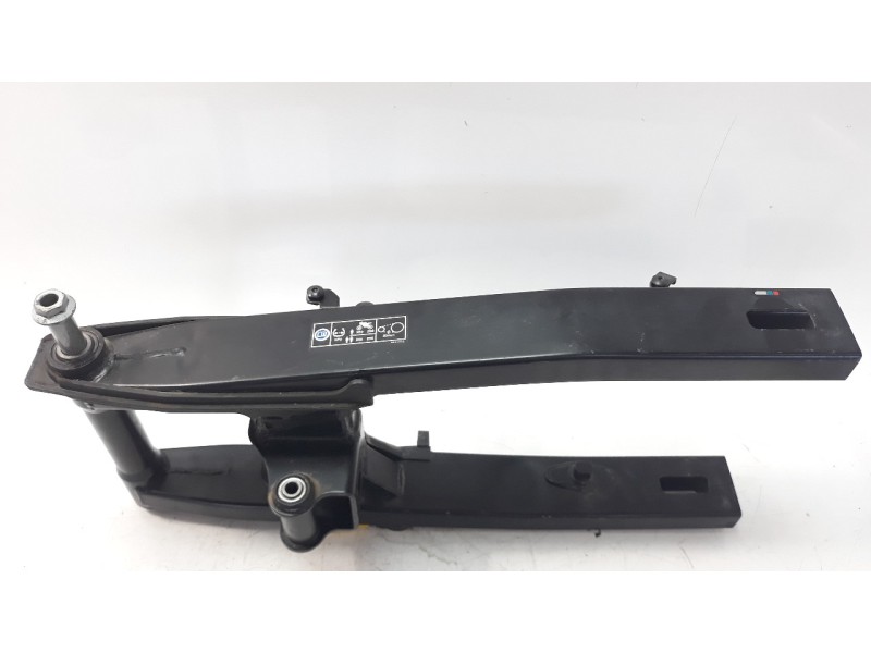 Recambio de puente trasero para honda nc 750 nc 750 x referencia OEM IAM 52200MGSD32  