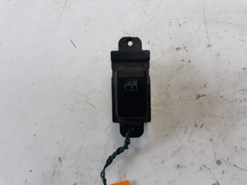 Recambio de mando elevalunas trasero derecho para kia rio 1.3 cat referencia OEM IAM 935762D000  