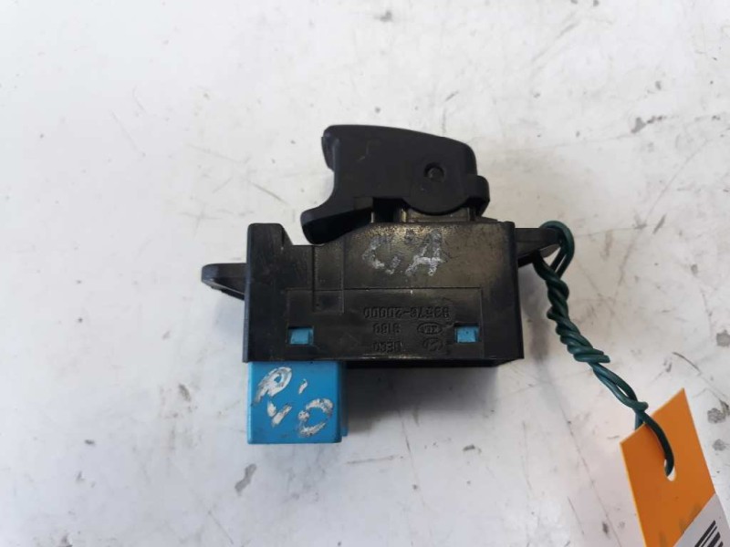 Recambio de mando elevalunas trasero derecho para kia rio 1.3 cat referencia OEM IAM 935762D000  