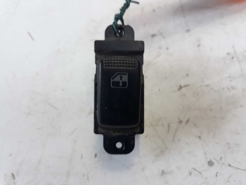 Recambio de mando elevalunas trasero derecho para kia rio 1.3 cat referencia OEM IAM 935762D000  