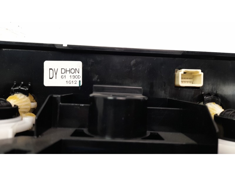Recambio de mando calefaccion / aire acondicionado para mazda 2 lim. () 1.5 16v cat referencia OEM IAM DH0N61190D  
