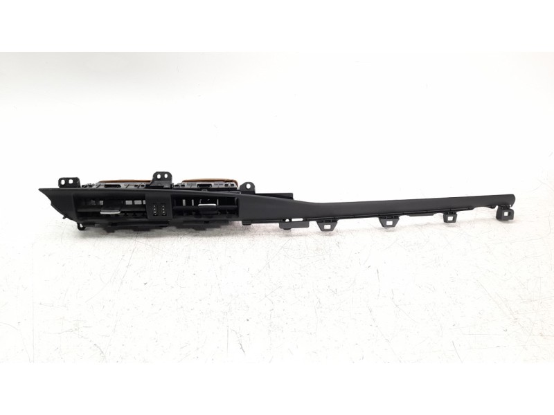 Recambio de aireador central derecho para toyota auris active referencia OEM IAM 5567002400  