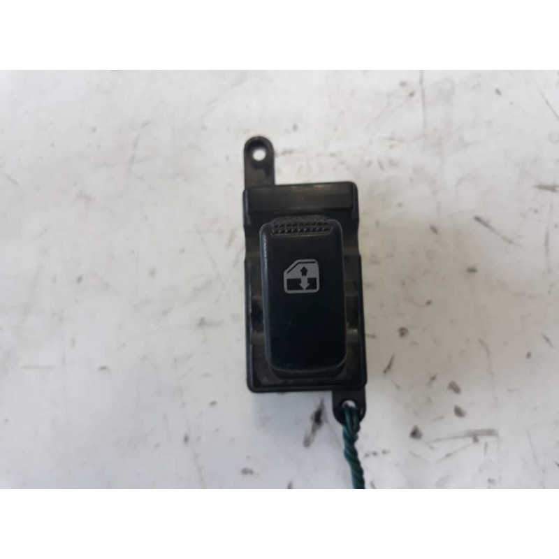 Recambio de mando elevalunas delantero derecho para kia carnival ii 2.5 v6 cat referencia OEM IAM   