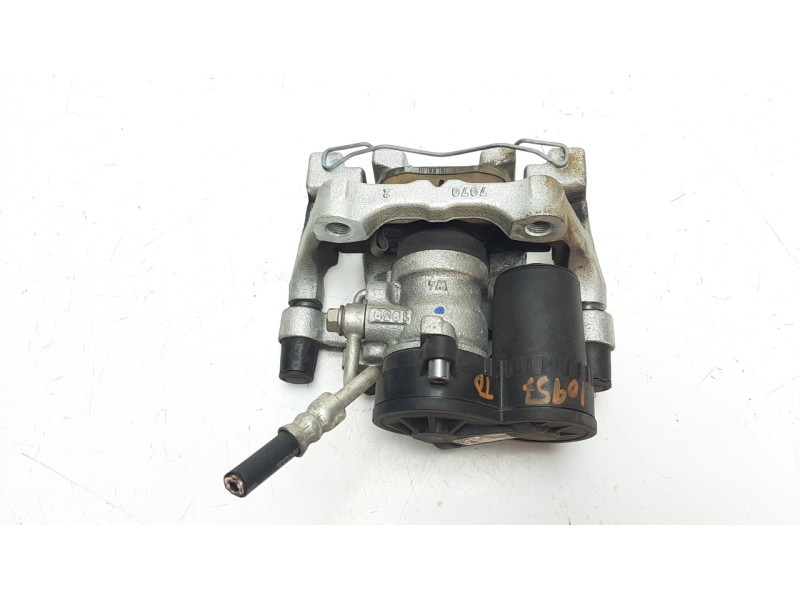 Recambio de pinza de freno trasera derecha para mazda 3 berlina (bp) referencia OEM IAM BCKA26980A  