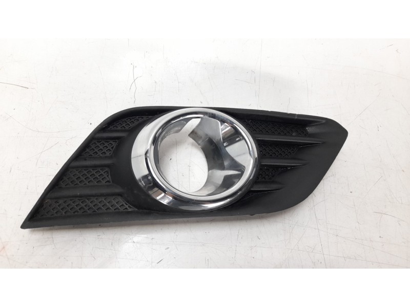 Recambio de moldura para opel mokka 1.6 cdti dpf referencia OEM IAM 95021814  