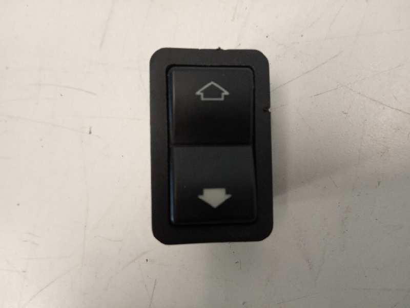 Recambio de mando elevalunas trasero derecho para bmw serie 7 (e38) referencia OEM IAM 8368974  