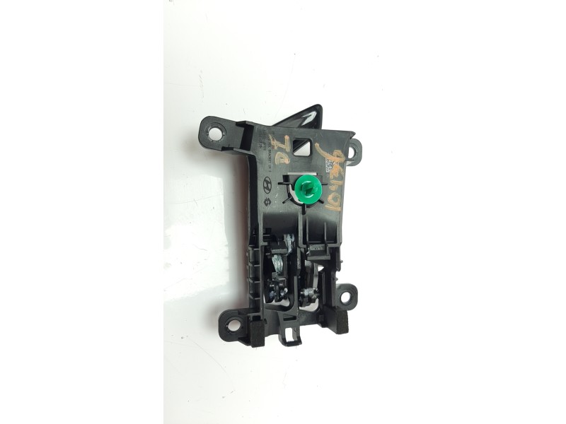 Recambio de maneta interior delantera izquierda para hyundai kona referencia OEM IAM 82613J9000  