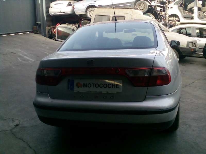seat toledo (1m2) del año 2001