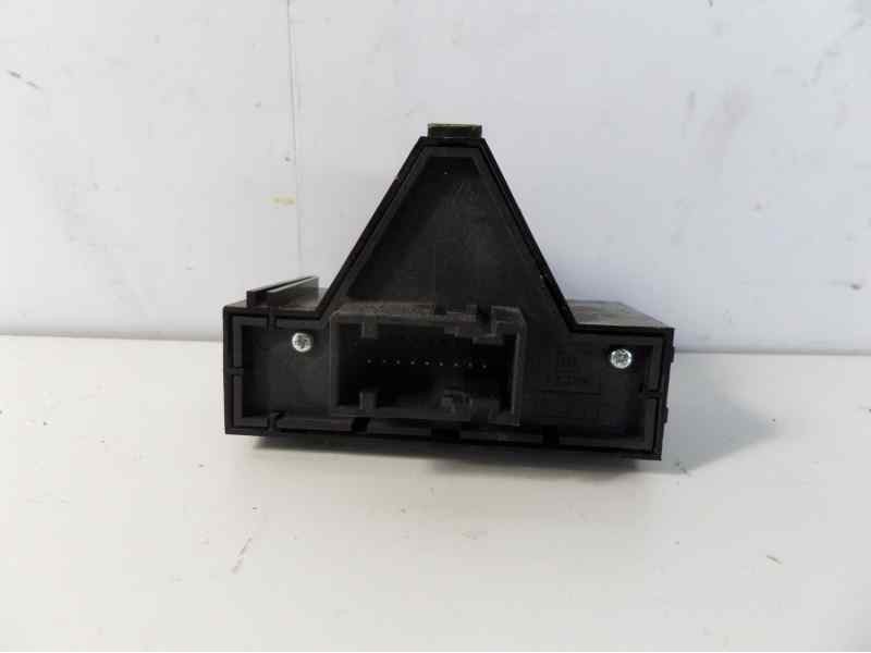 Recambio de warning para opel corsa d ´´111 years´´ referencia OEM IAM 13189529 11107833 