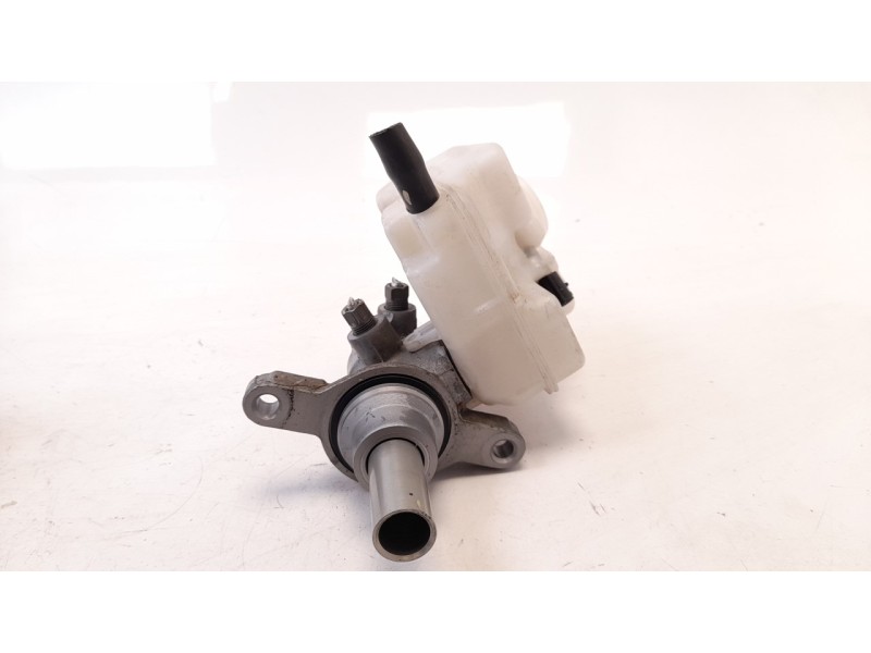 Recambio de bomba freno para renault twingo iii 1.0 sce referencia OEM IAM 460914024R  