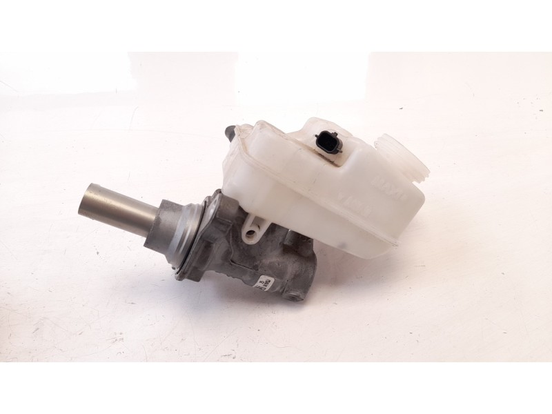 Recambio de bomba freno para renault twingo iii 1.0 sce referencia OEM IAM 460914024R  
