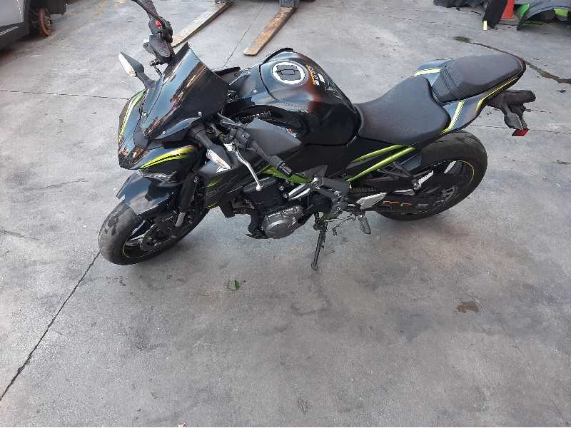 kawasaki z 900 del año 2018