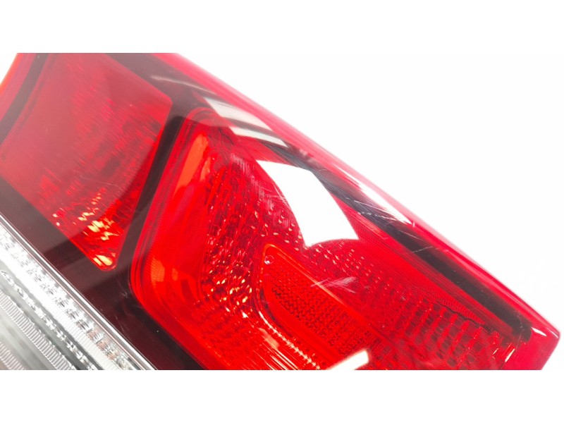 Recambio de piloto trasero derecho interior para kia rio (yb) 1.2 cat referencia OEM IAM 92404H8010  