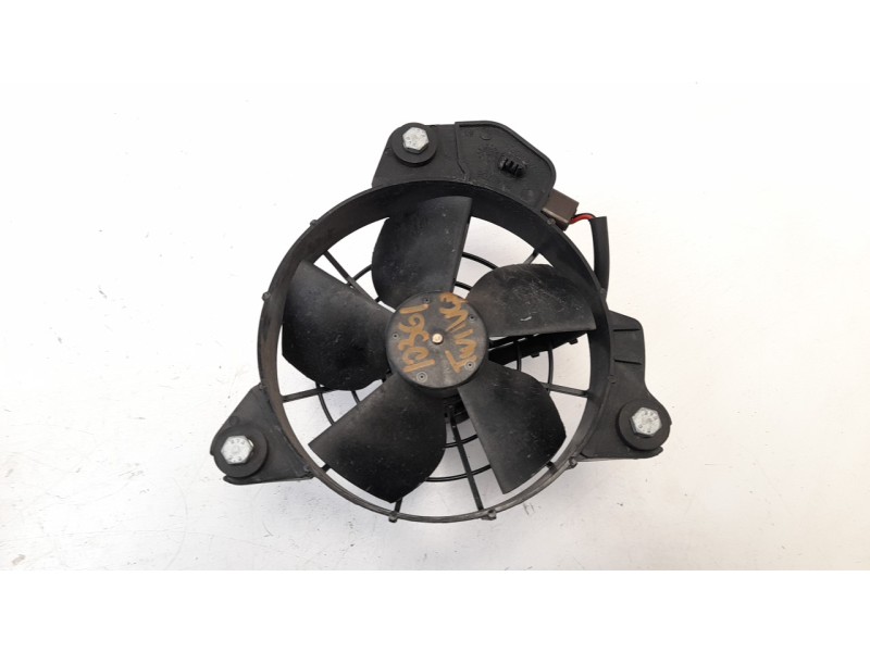 Recambio de electroventilador para renault twingo iii 1.0 sce referencia OEM IAM 8240708  