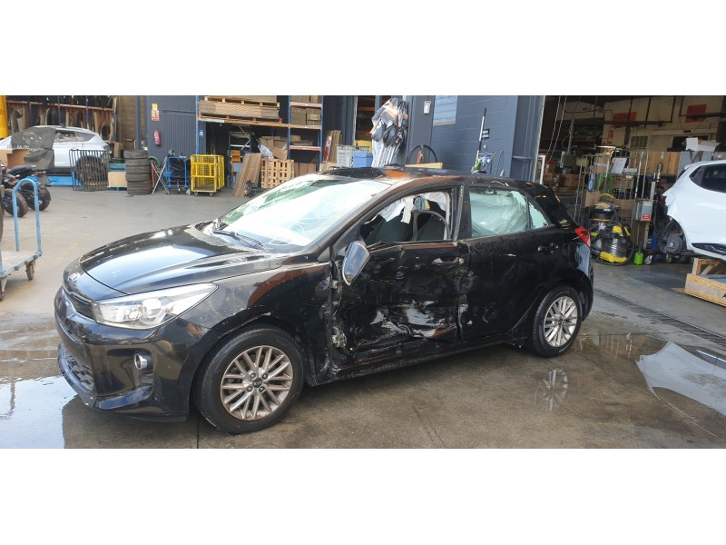 kia rio (yb) del año 2017