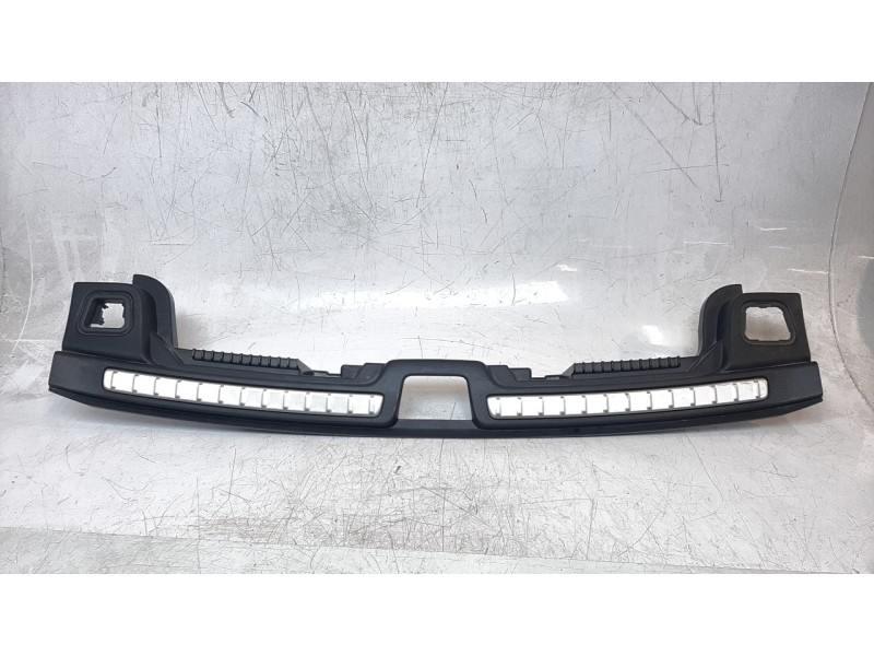 Recambio de molduras traseras para volvo v60 familiar 2.0 diesel cat referencia OEM IAM 32239847  