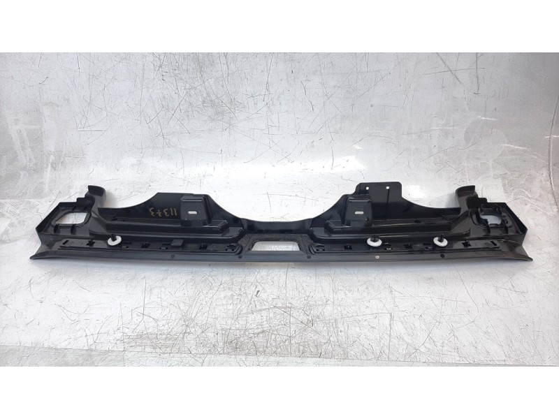 Recambio de molduras traseras para volvo v60 familiar 2.0 diesel cat referencia OEM IAM 32239847  