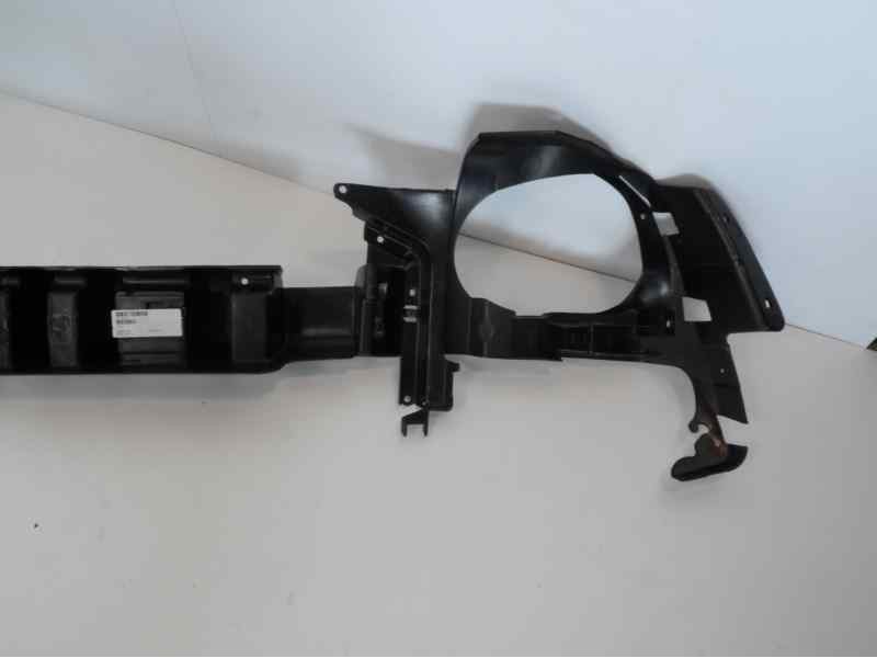 Recambio de refuerzo paragolpes delantero para chrysler jeep cherokee (kj) referencia OEM IAM 55156042AC  JE0111012