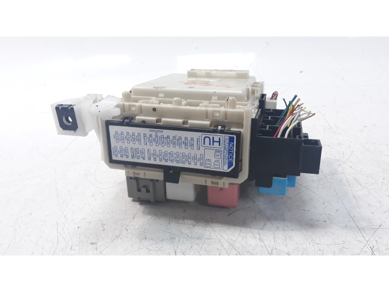 Recambio de caja reles / fusibles para toyota rav 4 (a3) 2.2 d-4d cat referencia OEM IAM 8273042360  